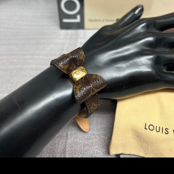 Louis Vuitton Leather Monogram Favorite Bow Bracelet - Picture 2 of 10